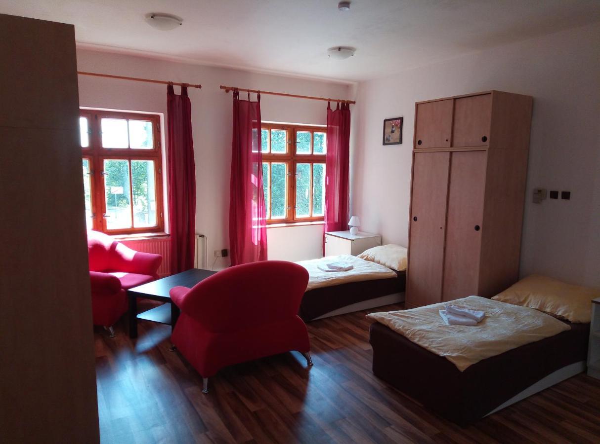 Penzion U Nahonu Mesto Touskov ภายนอก รูปภาพ